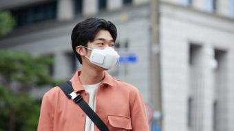 LG lança máscara com purificador de ar em mais países