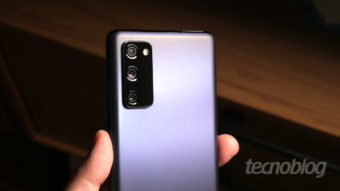 Galaxy S20 FE 4G com Snapdragon começa a receber One UI 5.1 no Brasil