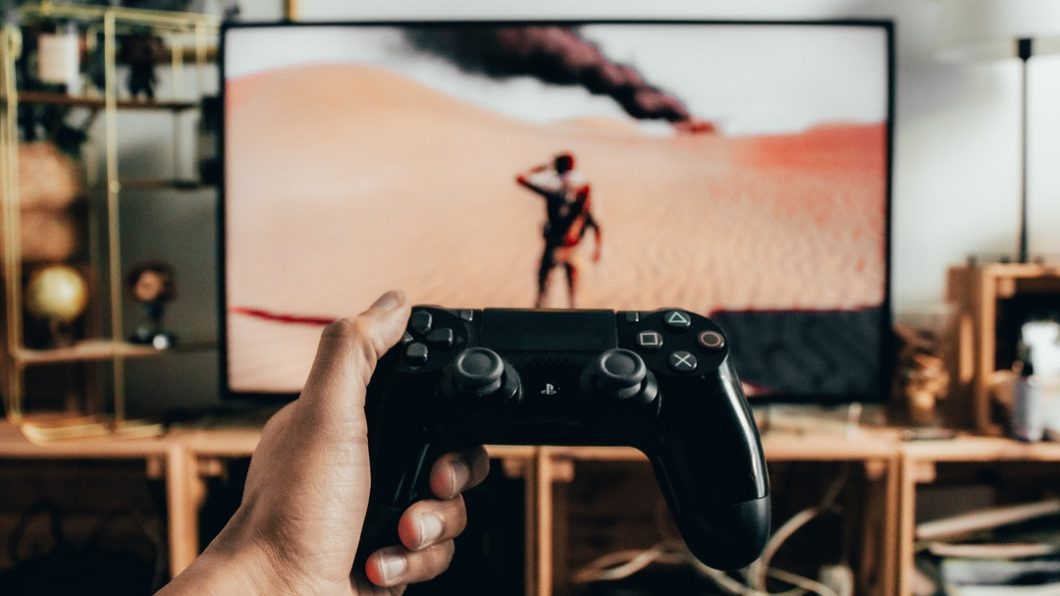 É possível cancelar a assinatura da PS Plus (Imagem: Teddy Guerrier / Unsplash)