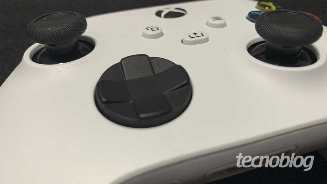 Detalhe do D-Pad do controle do Xbox Series S (Imagem: Felipe Vinha/Tecnoblog)