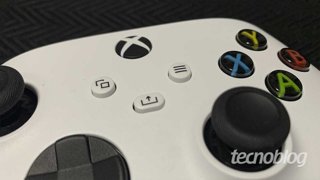 Botão Share é novidade n o controle do Xbox Series S (Imagem: Felipe Vinha/Tecnoblog)