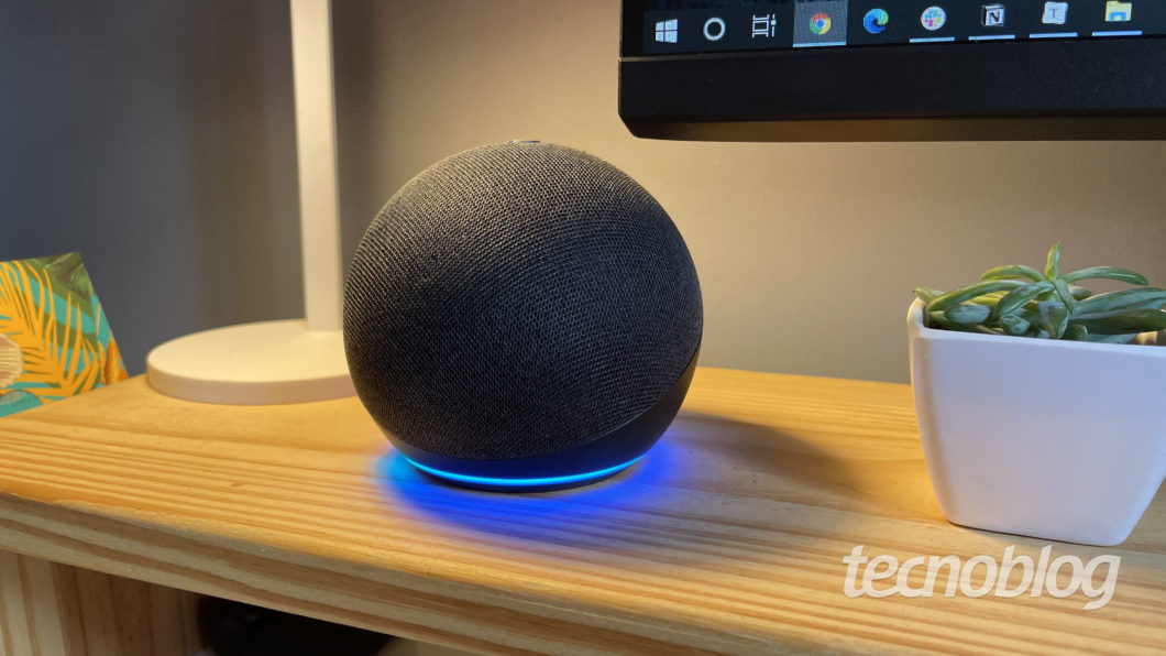 Echo Dot de 4ª geração (Imagem: Darlan Helder/Tecnoblog)