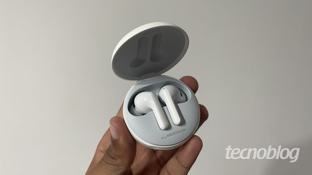Fone Bluetooth LG Tone Free FN6 (Imagem: Darlan Helder/Tecnoblog)