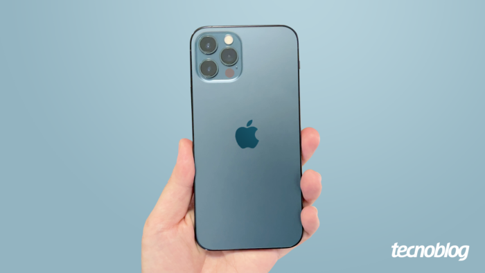Apple é condenada a pagar R$ 10 mil para dono de iPhone 12 Pro danificado por água