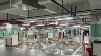 Tesla inaugura maior estação Supercharger para carros elétricos