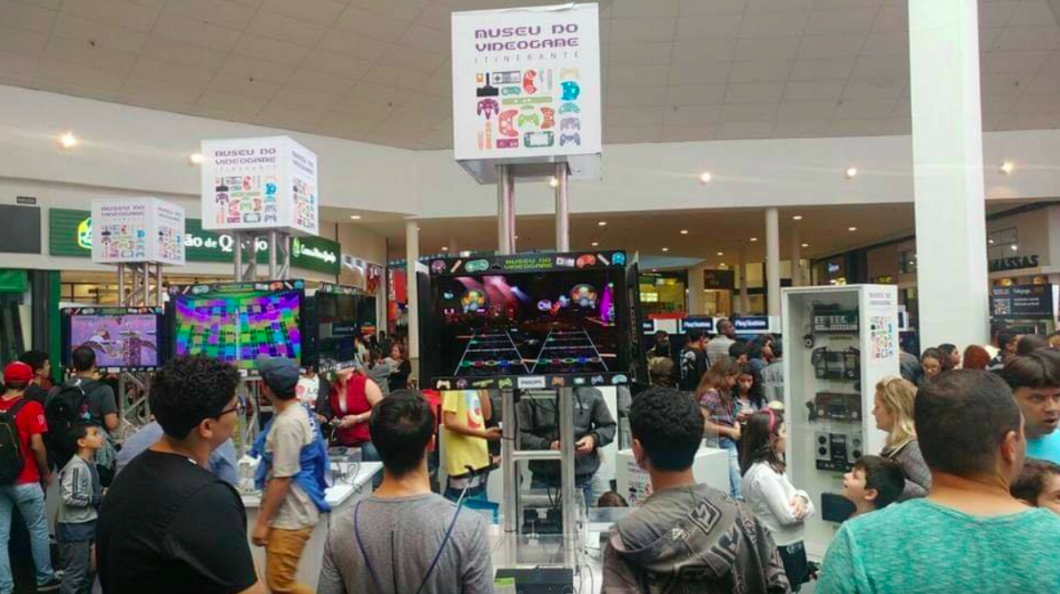 Museu do Videogame Itinerante promove a história dos consoles em shoppings pelo Brasil (Imagem: Divulgação/Museu do Videogame Itinerante)