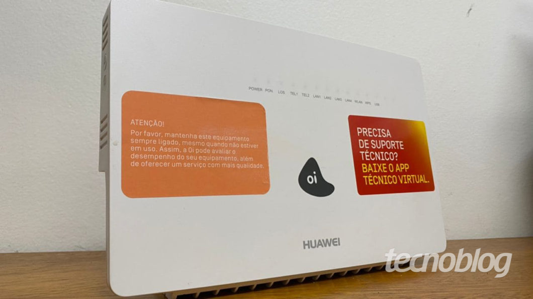 Modem utilizado pela Oi Fibra (Imagem: Lucas Braga/Tecnoblog)