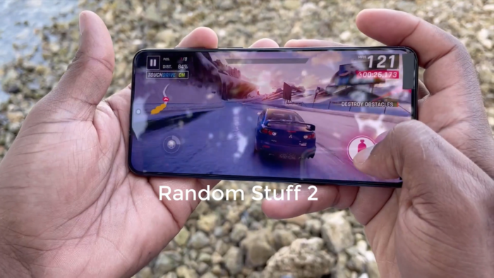 Suposto Samsung Galaxy S21+ (Imagem: Reprodução/Random Stuff 2/YouTube)