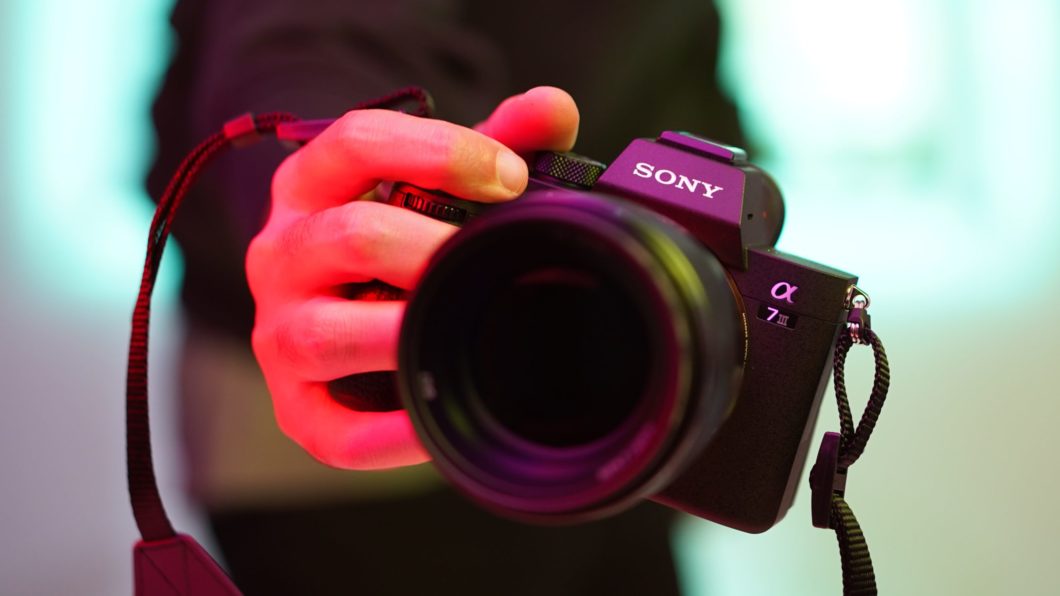 Câmera Sony (Imagem: The Registi /Unsplash)