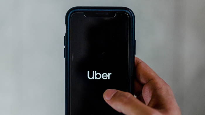Uber lança conta digital com repasse instantâneo para motoristas