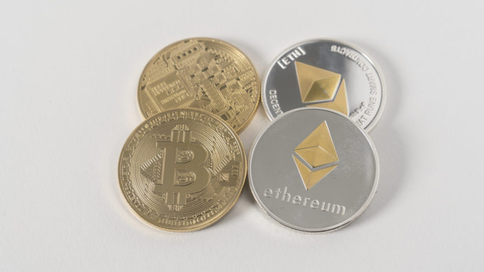 Bitcoin e ether (Imagem: Stock Catalog/Flickr)