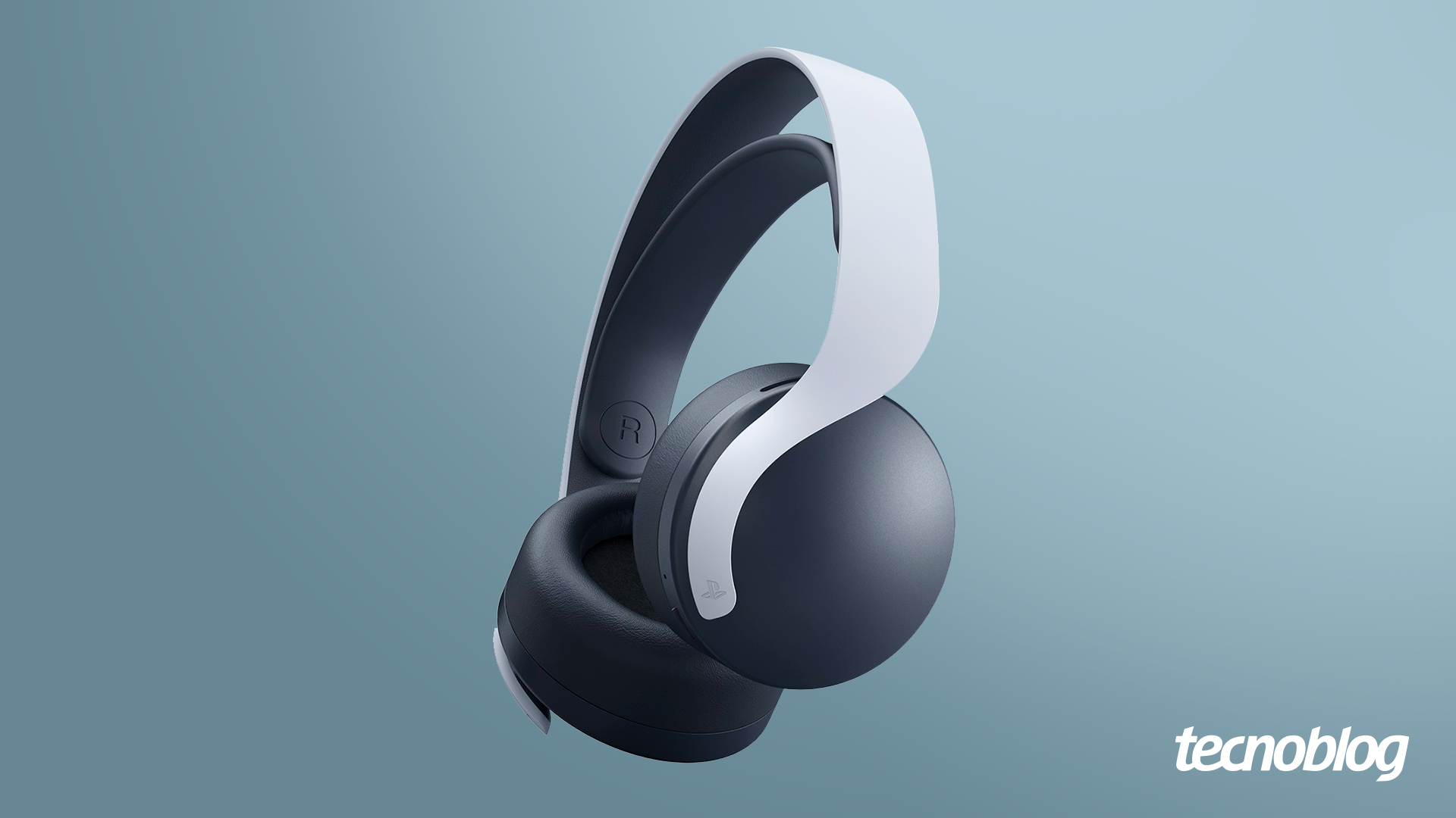 Sony pulse 3d. Ps5 Headphones. Гарнитура ps5. Ps5 наушники Pulse 3d дома. Pulse 3d наушники синего цвета.