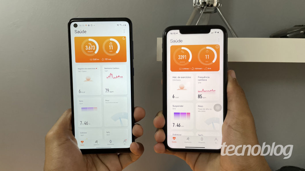 Aplicativo Huawei Health no Samsung Galaxy A21s e no iPhone 11 (Imagem: Darlan Helder/Tecnoblog)