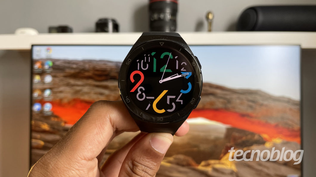 Smartwatch Huawei Watch GT 2e (Imagem: Darlan Helder/Tecnoblog)