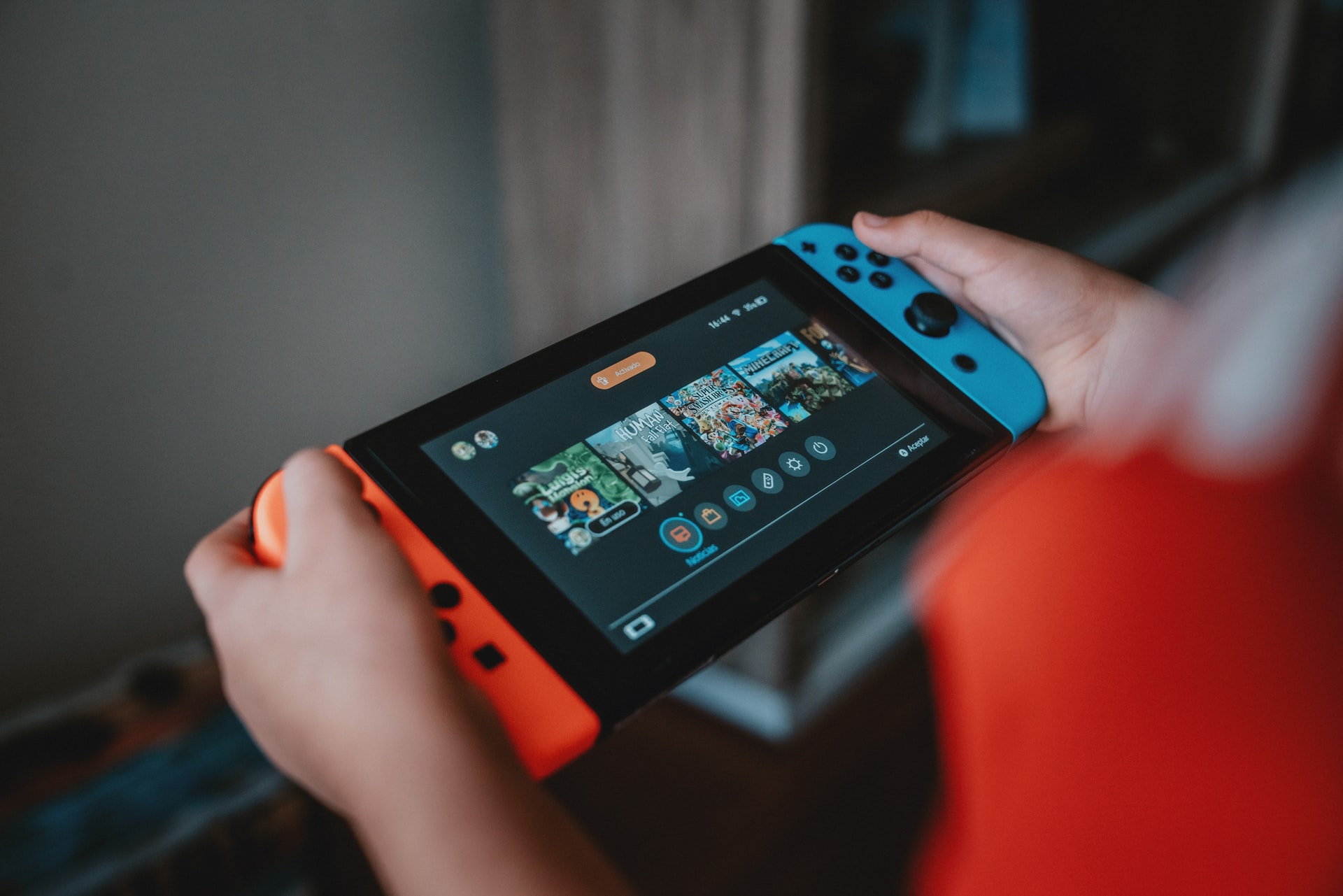 Peixes jogam Nintendo Switch, criam conta no Paypal e usam cartão de  crédito do dono