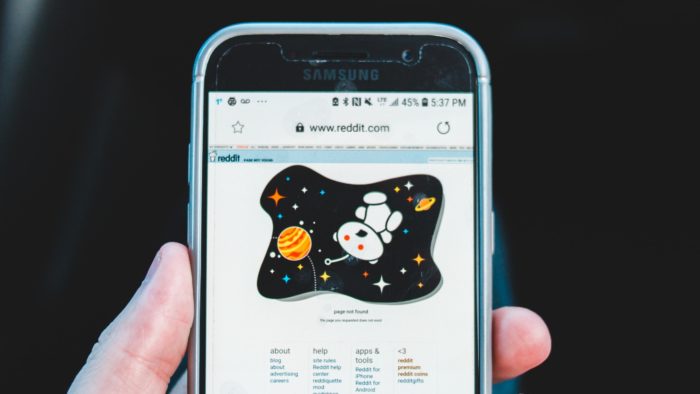 Reddit caiu (Imagem: Erik Mclean/Unsplash)