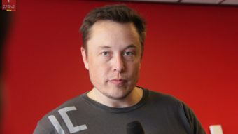 Elon Musk defende investimento em bitcoin da Tesla