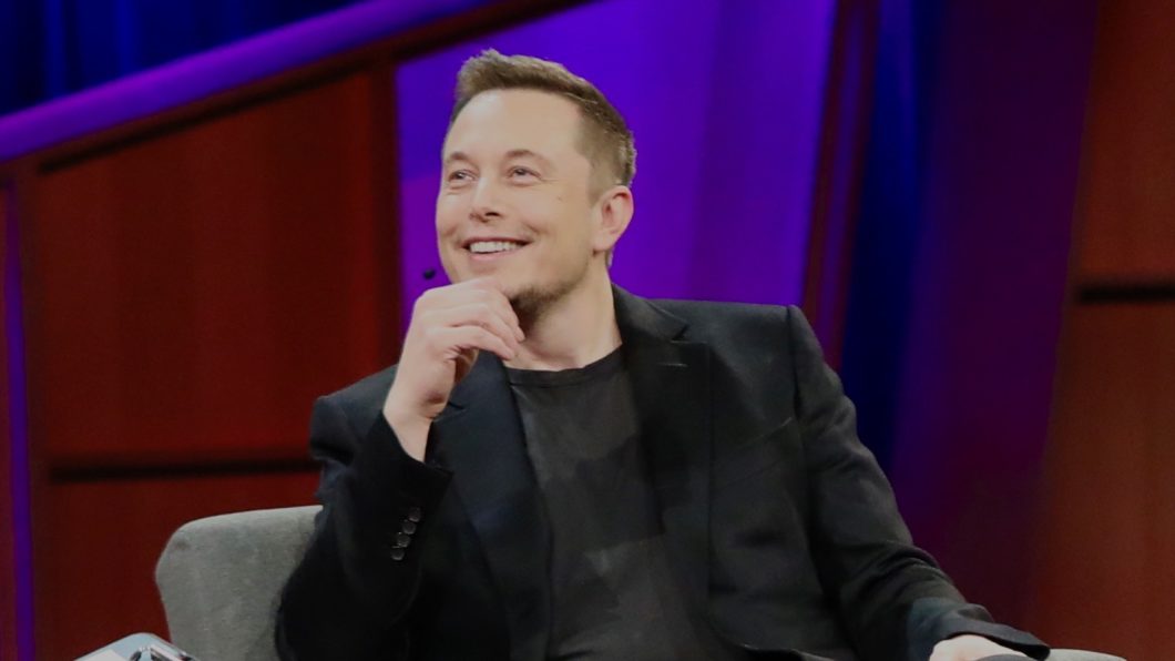 Elon Musk recebe apoio na “Anatel dos EUA” para comprar Twitter