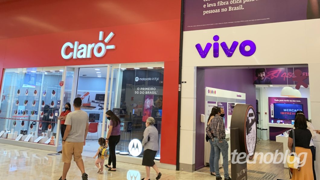 Claro and Vivo stores in São Paulo (Image: Felipe Ventura / Tecnoblog)