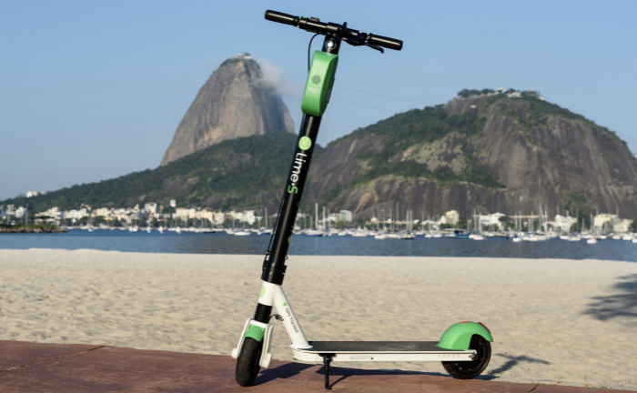 Uber oferece aluguel de patinetes da Lime no Rio de Janeiro