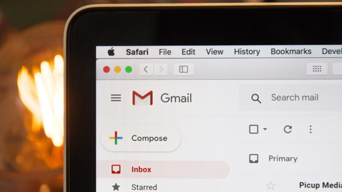 É possível ativar a confirmação de leitura no Gmail em alguns casos (Imagem: Stephen Phillips / Unsplash)