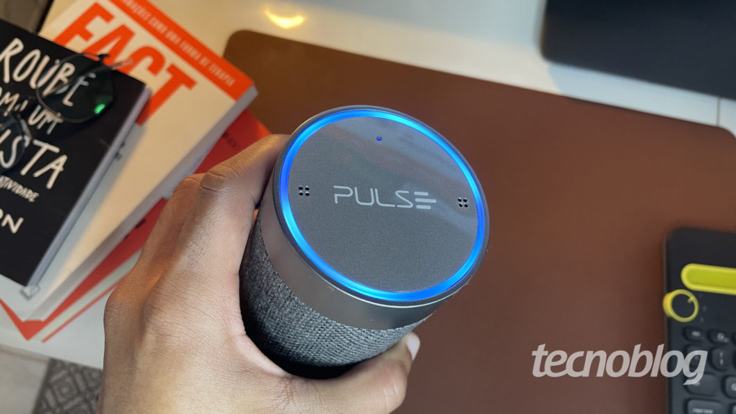 Caixa de som inteligente Pulse Smarty (Imagem: Darlan Helder/Tecnoblog)