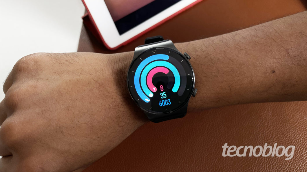 Huawei Watch GT 2 Pro (Imagem: Darlan Helder/Tecnoblog)