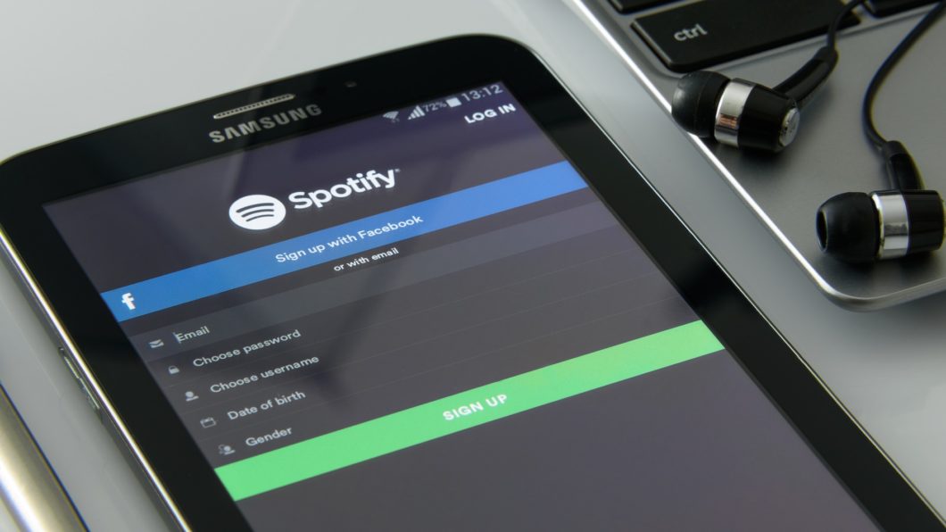 Aplicativo do Spotify em um tablet