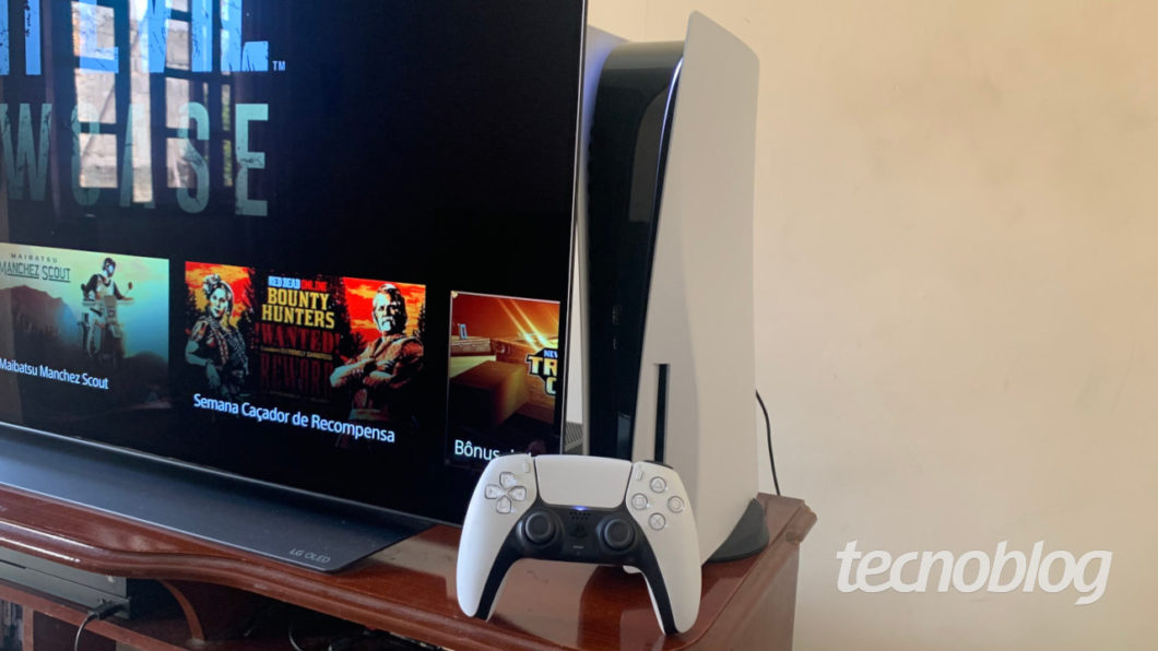 PS5, controle DualSense e TV LG CX (Crédito: Ronaldo Gogoni/Tecnoblog)