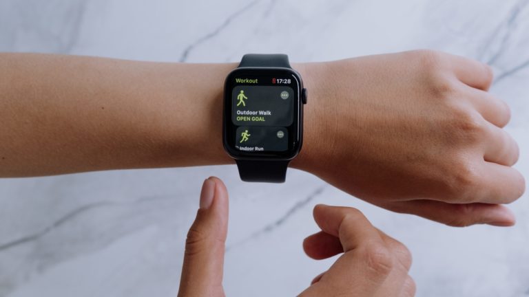 Como iniciar e controlar exercícios no Apple Watch