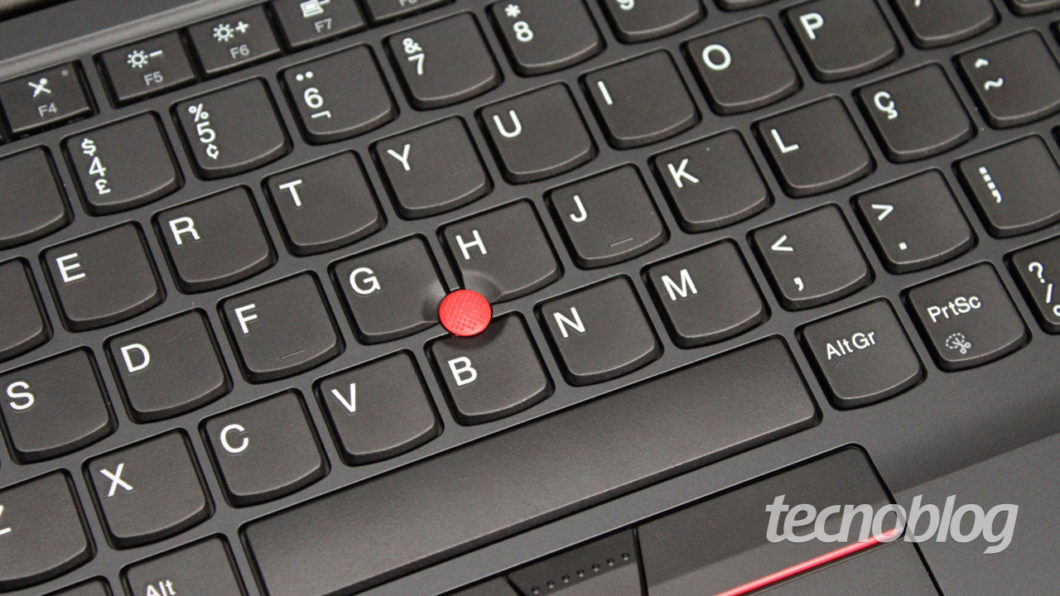 TrackPoint do ThinkPad E14 (imagem: Emerson Alecrim/Tecnoblog)