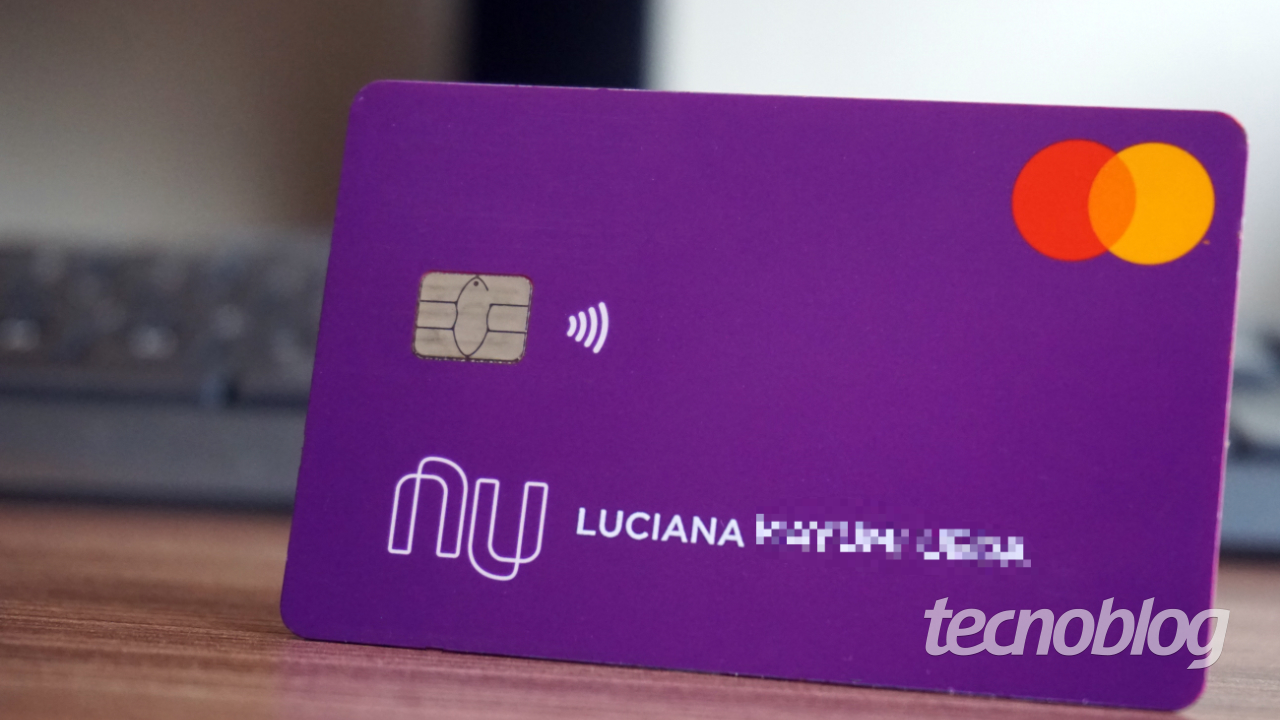 Nubank lança novo cartão de crédito para clientes com nome