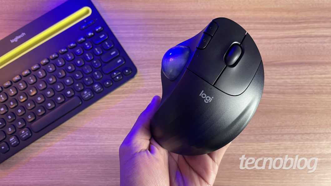 Trackball Logitech Ergo M575 (Imagem: Darlan Helder/Tecnoblog)