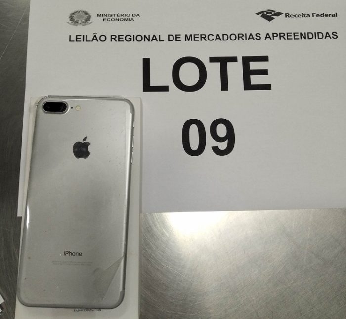 O iPhone 7 Plus com lance inicial de R$ 250 (Imagem: Divulgação / RFB)