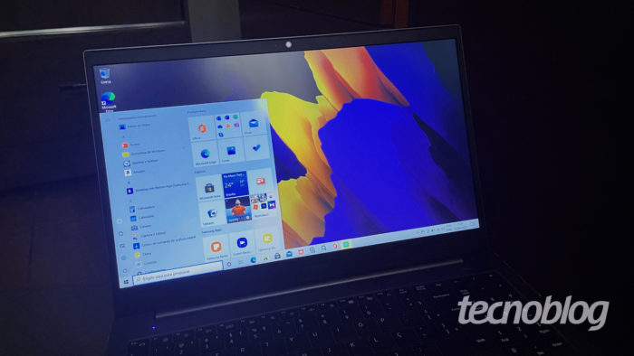 Notebook com Windows 10 (Imagem: Emerson Alecrim/Tecnoblog)