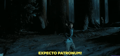 Harry Potter e o Prisioneiro de Azkaban: Harry conjura o seu patrono (Imagem: Wizarding World/YouTube)