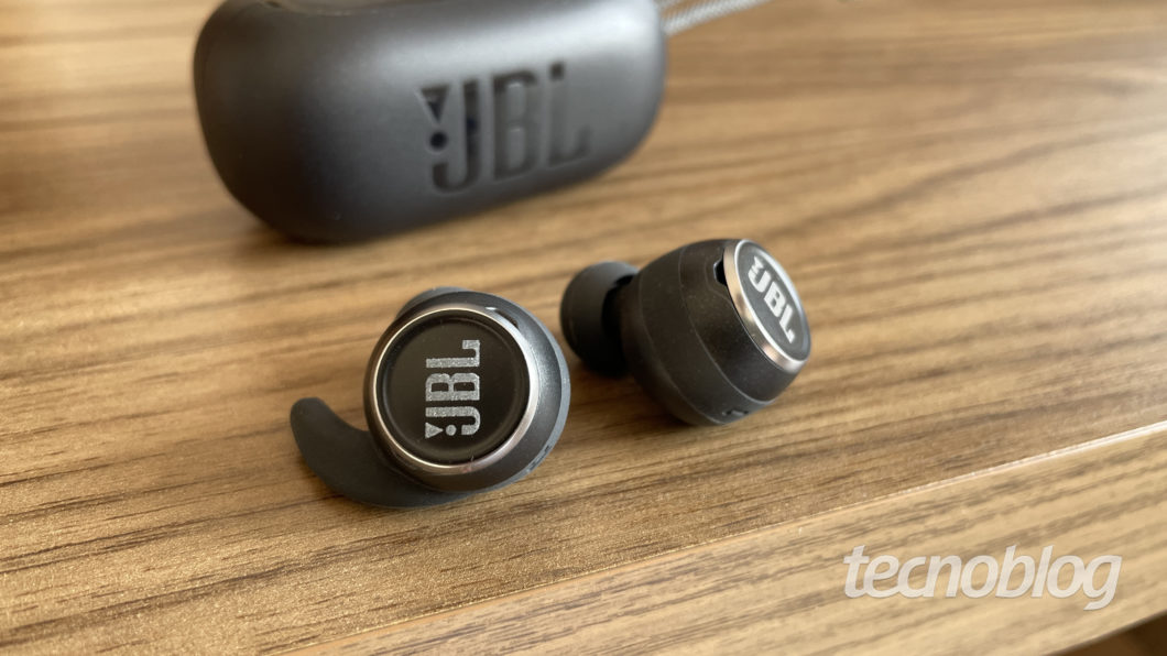 Fone Bluetooth JBL Reflect Mini NC: energético, mas com ANC tímido