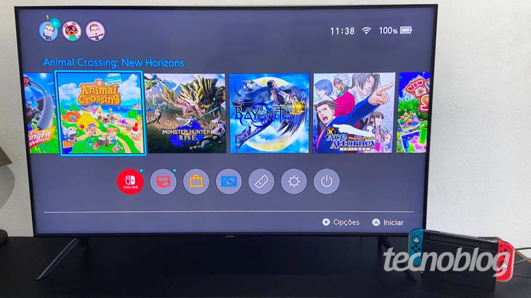 Nintendo Switch ligado na TV pela dock (Imagem: Murilo Tunholi/Tecnoblog)