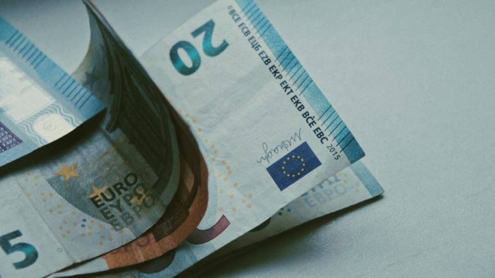 Banco Central Europeu da início a projeto de euro digital (Imagem: lilzidesigns /Unsplash)