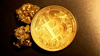Bitcoin retorna aos US$ 46 mil em meio à desvalorização do ouro