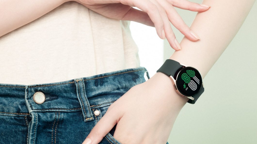 Samsung Galaxy Watch 4 tem oxímetro de pulso embutido (Imagem: Divulgação/Samsung)
