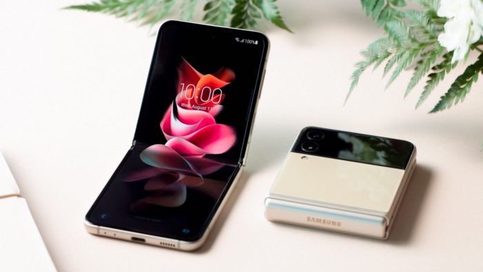 Galaxy Z Flip 3 resistente à água é lançado com tela dobrável de 120 Hz