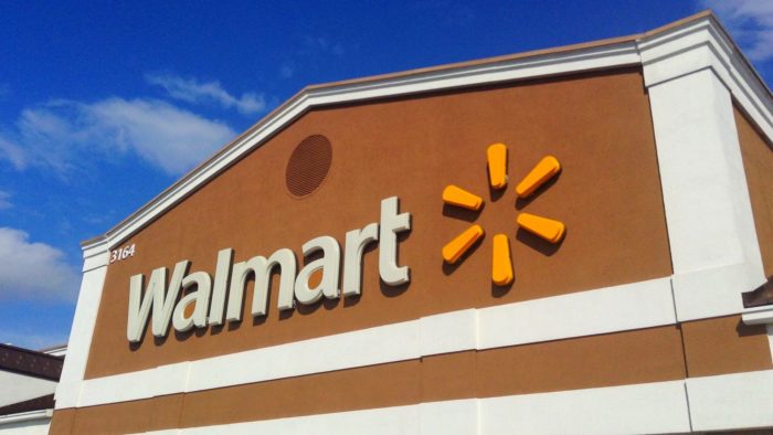 Walmart busca especialista em criptomoedas e pode aceitá-las em pagamentos
