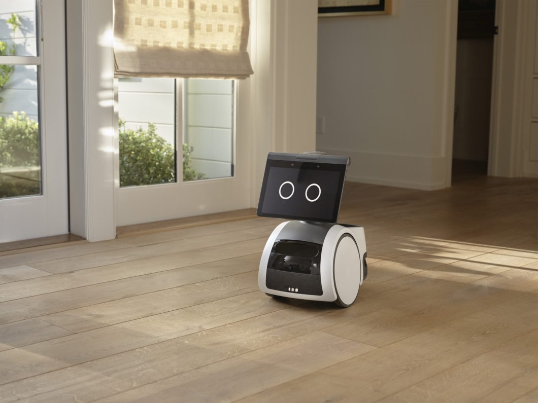 Robô doméstico Astro (imagem: divulgação/Amazon)