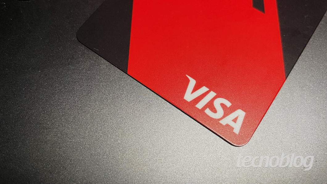 Cartão de crédito Visa (imagem: Emerson Alecrim/Tecnoblog)