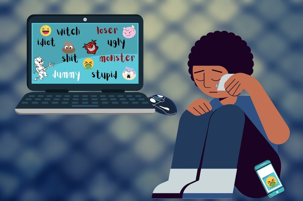 Cyberbullying pode ganhar proporções muito grandes nas plataformas digitais (Imagem: Elf-Moondance/Pixabay)