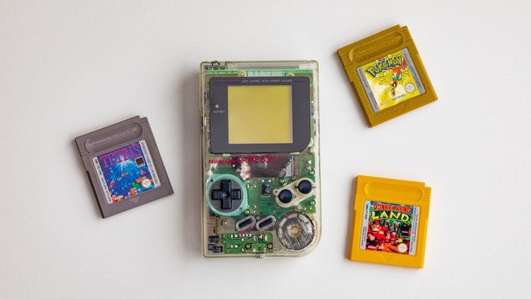 Cartucho poderoso faz com que Game Boy Advance rode jogos de PlayStation