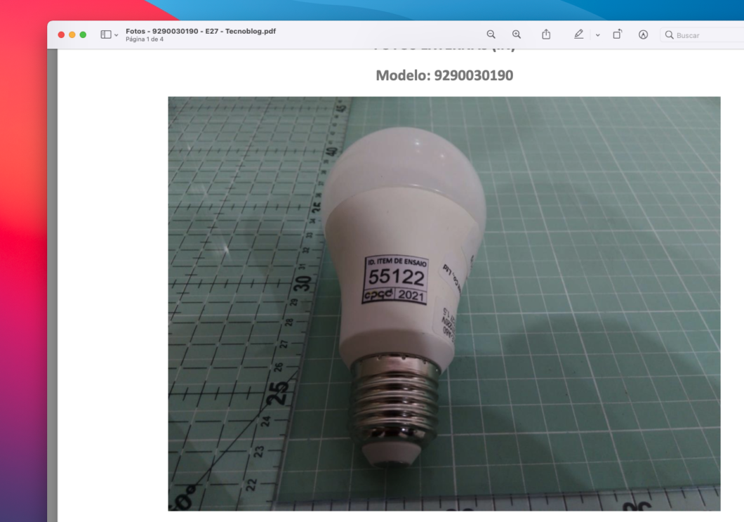 Lâmpada inteligente Wiz de modelo "9290030190" (Imagem: Reprodução/Tecnoblog)