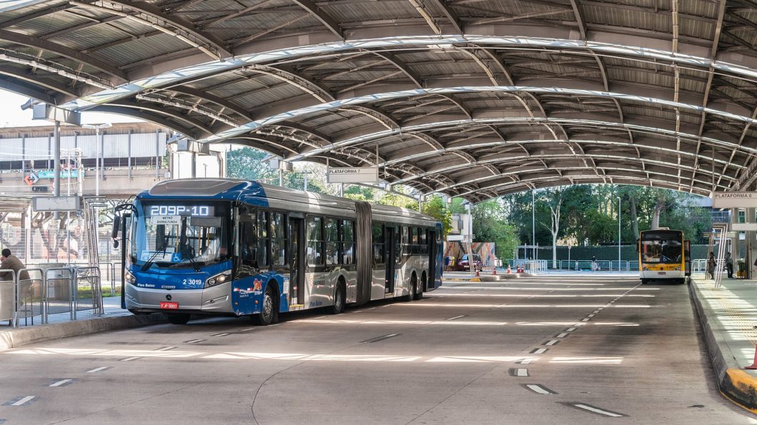 Como chegar até Stop Time em Ramos de Ônibus ou Trem?