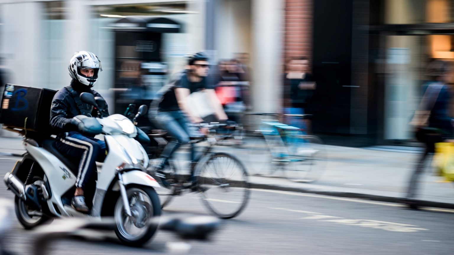 Uber Flash Moto chega a São Paulo Rio de Janeiro e mais 20 cidades